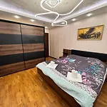 Διαμέρισμα Modern Oasis On The Sea Garden - 2 Bedroom