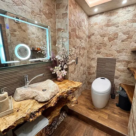 아파트 Modern Oasis On The Sea Garden - 2 Bedroom