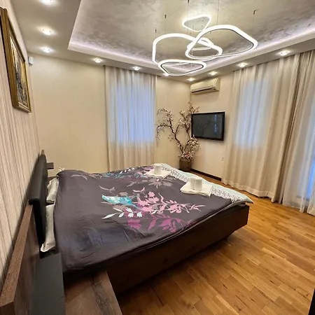 Daire Modern Oasis On The Sea Garden - 2 Bedroom Varna
