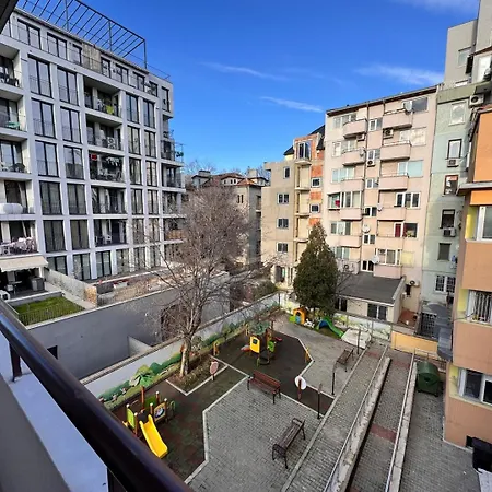 Daire Modern Oasis On The Sea Garden - 2 Bedroom Varna