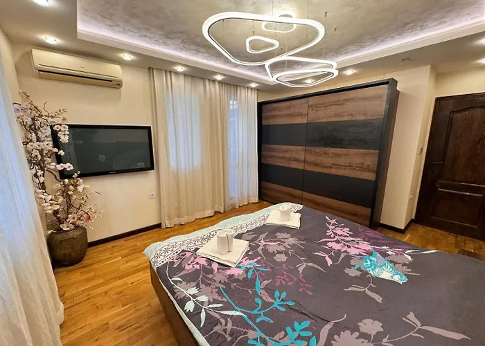 Modern Oasis On The Sea Garden - 2 Bedroom * 바르나