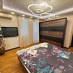Modern Oasis On The Sea Garden - 2 Bedroom * Warna