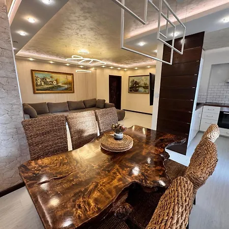 Modern Oasis On The Sea Garden – 2 Bedroom Appartement