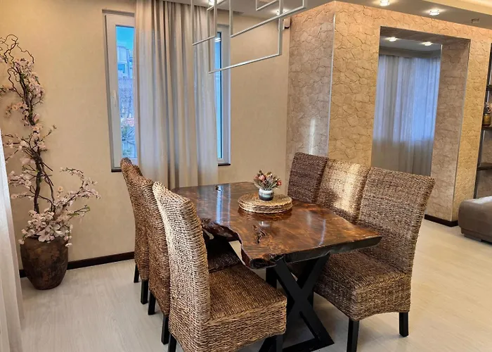 Modern Oasis On The Sea Garden – 2 Bedroom *