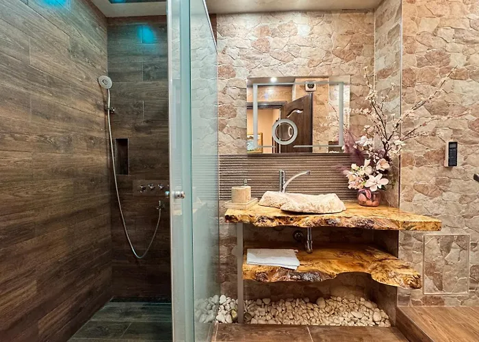 Modern Oasis On The Sea Garden – 2 Bedroom